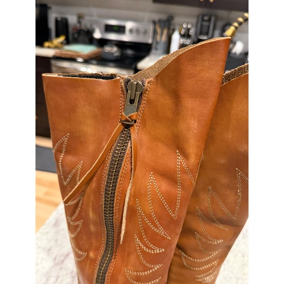 Freebird Tan Leather Tall Western Boots Flame Embroidery Side Zip Sz 9 - Picture 4 of 10